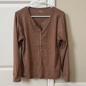 Old Navy Long Sleeve Henley Top in Chestnut Brown